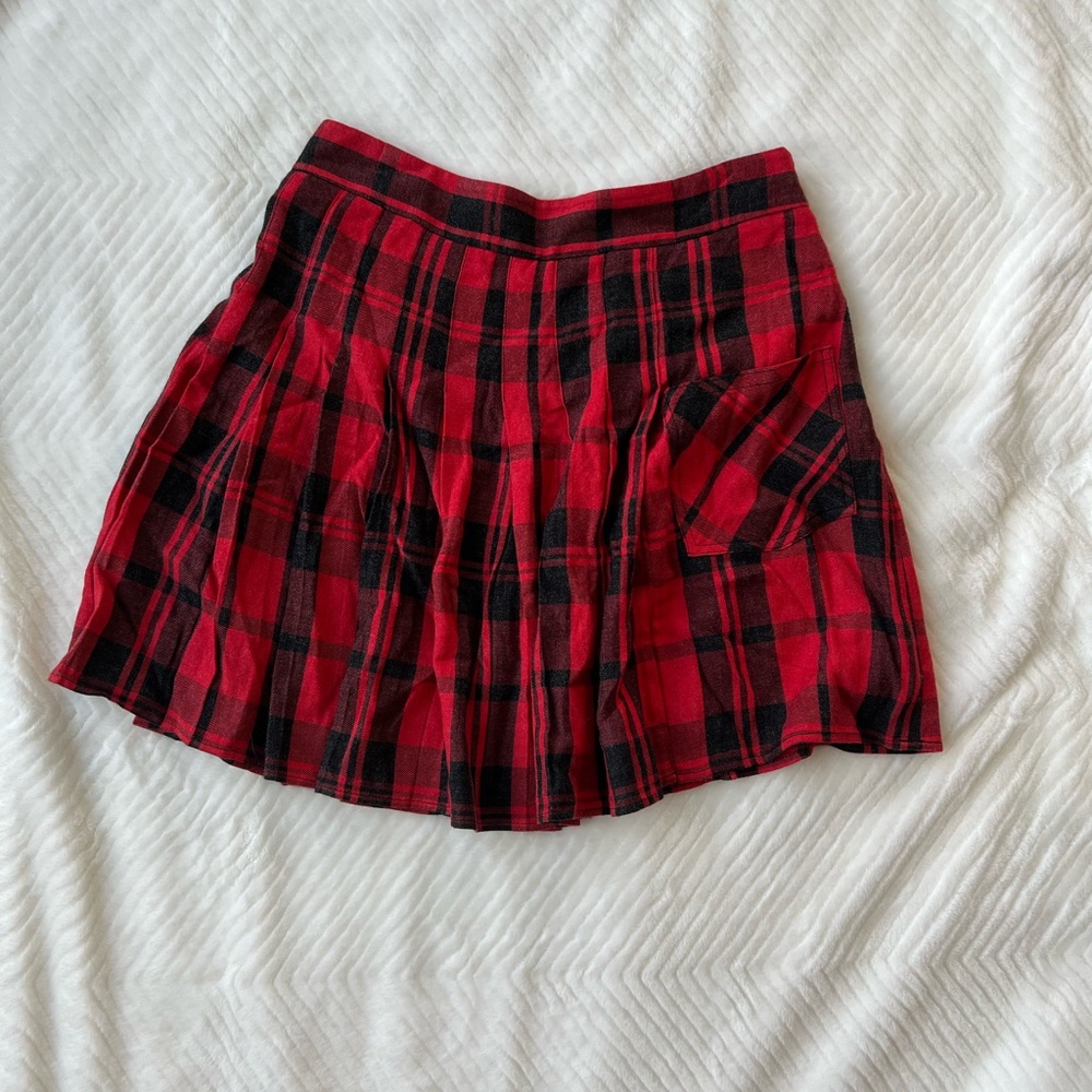 Free People red & black soft pleated skirt